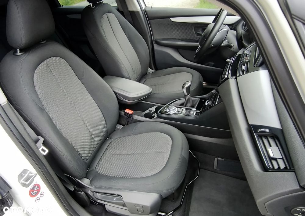 BMW Seria 2 216d Advantage - 21