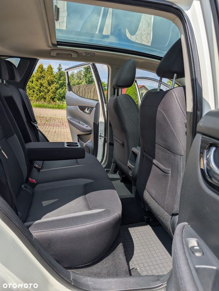 Nissan Qashqai 1.3 DIG-T N-Connecta - 30