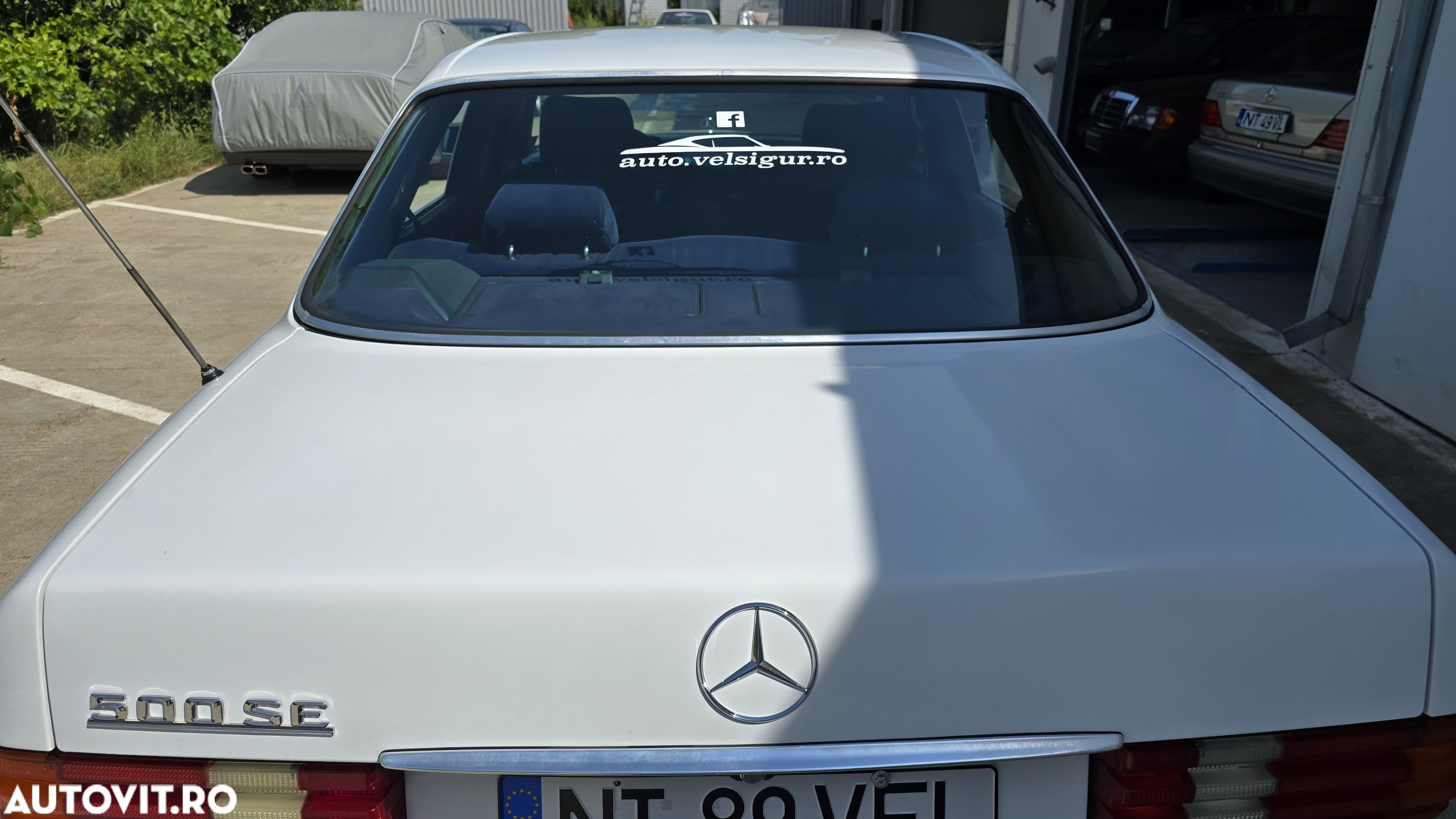 Mercedes-Benz W126 - 13