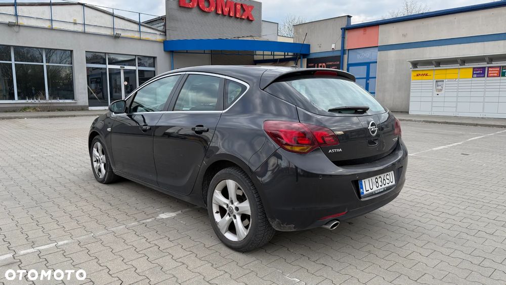 Opel Astra 1.6 Turbo - 5