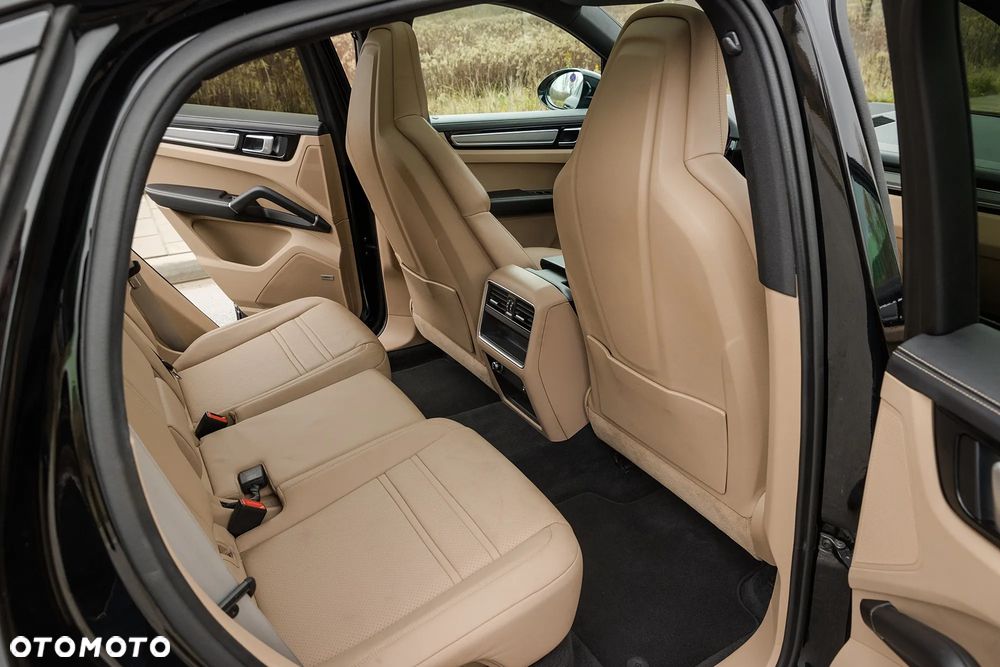 Porsche Cayenne Platinum Edition - 15