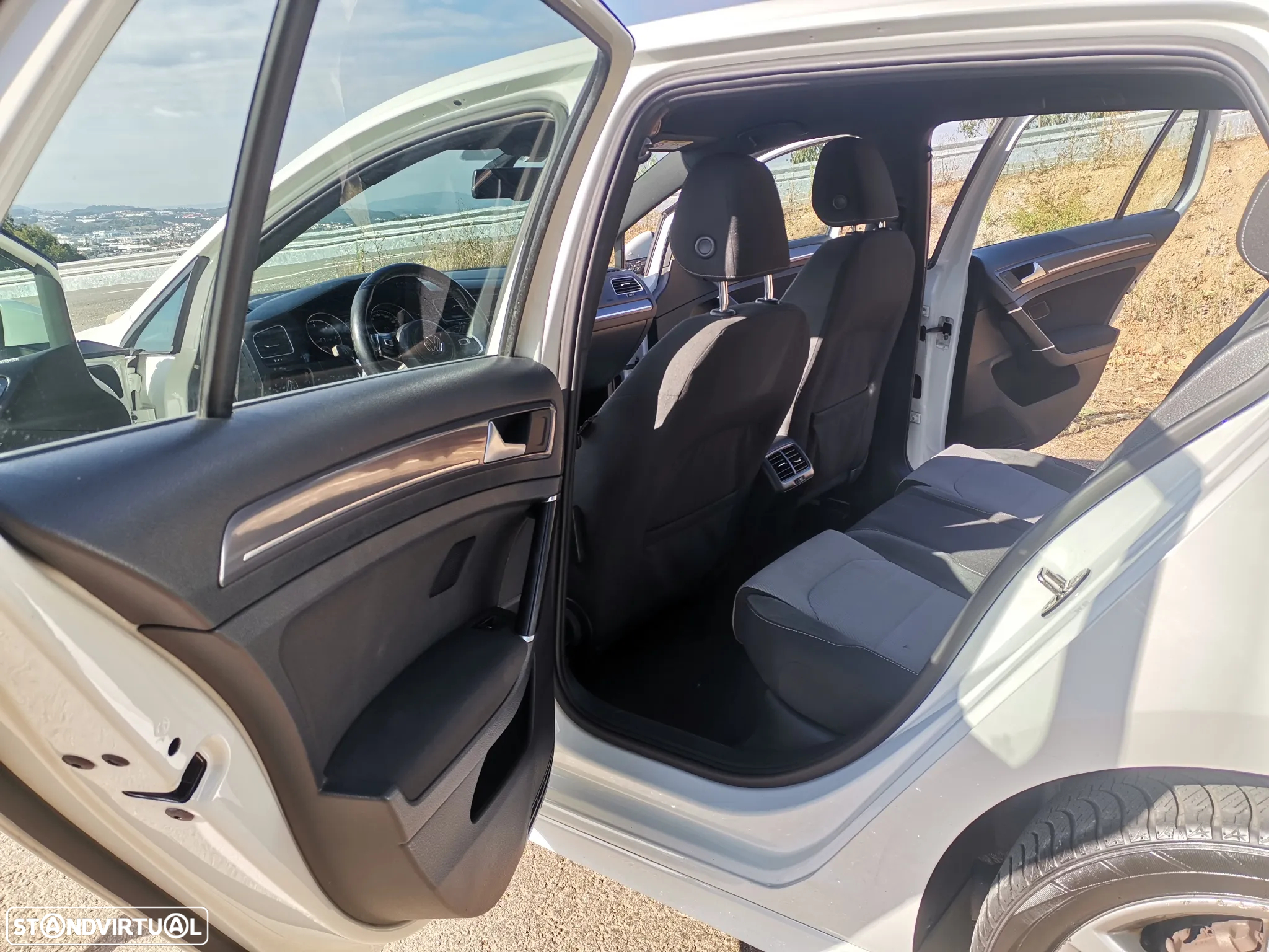 VW Golf 1.6 TDi Confortline - 9