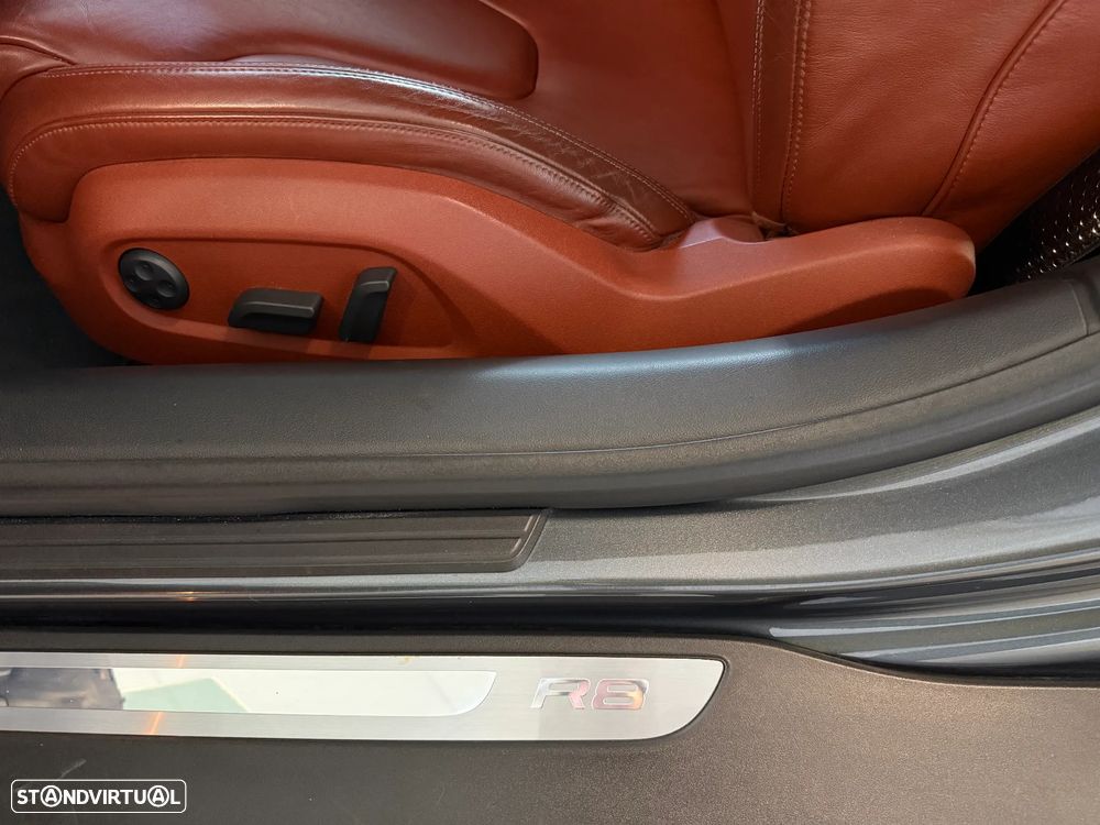 Audi R8 Coupé 4.2 FSI quattro R tronic - 33