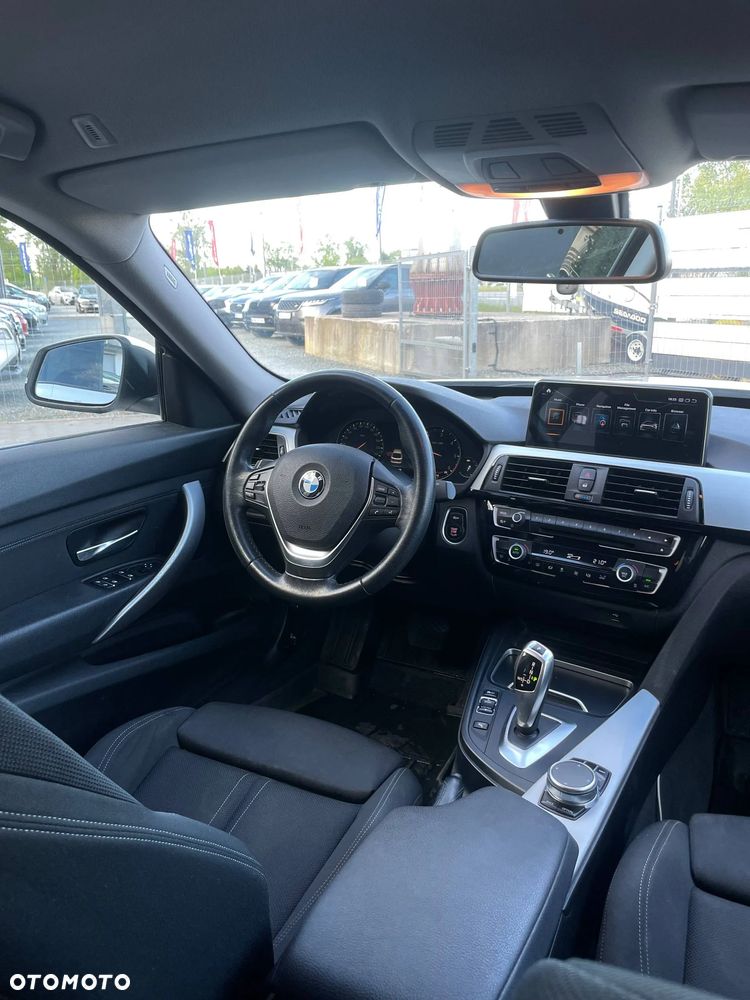 BMW Seria 3 320d xDrive Advantage - 5
