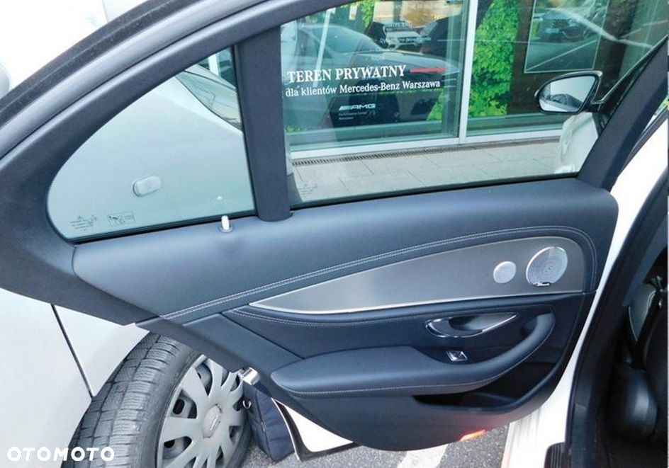 Mercedes-Benz Klasa E 220 d 4-Matic 9G-TRONIC - 16