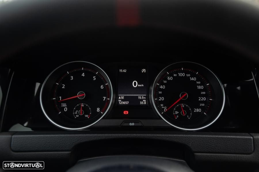 VW Golf GTI Clubsport DSG - 32