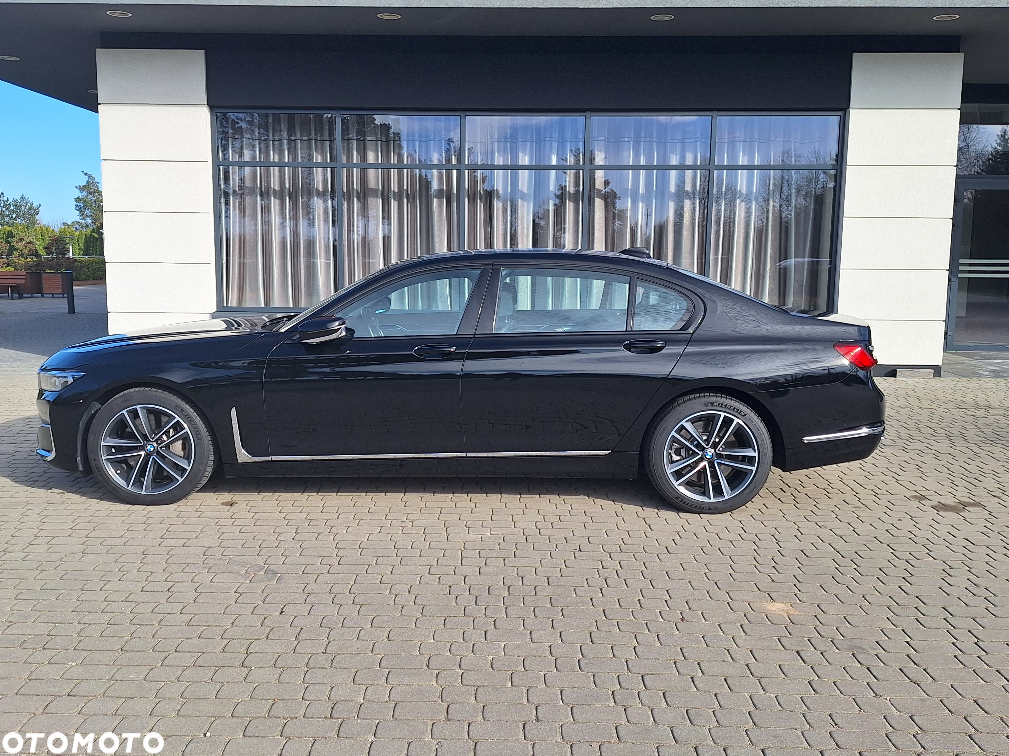 BMW Seria 7 750Li xDrive - 5