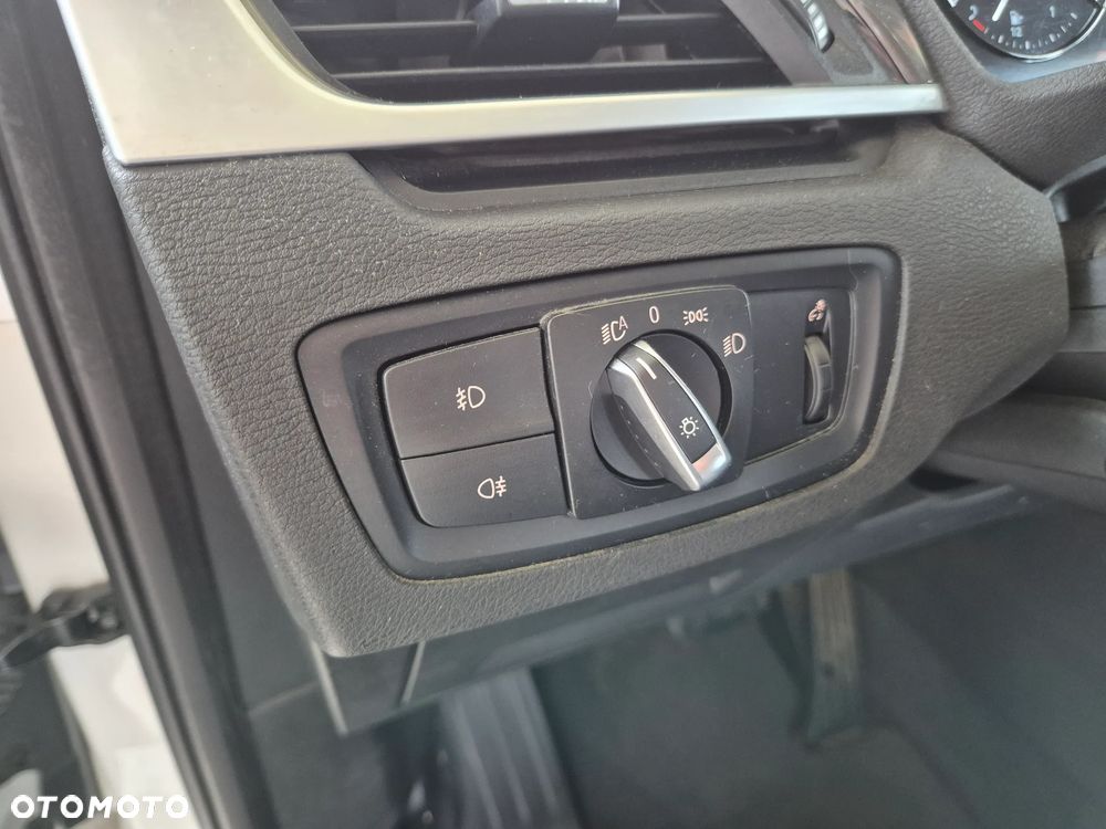 BMW X1 sDrive18i GPF Advantage - 24