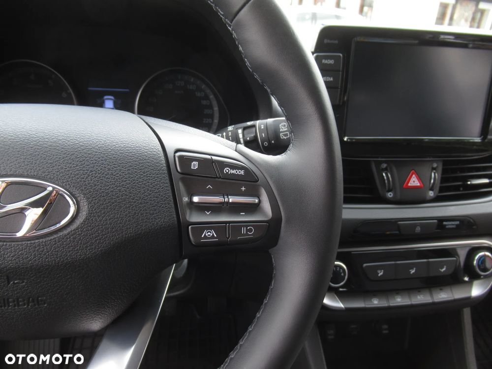 Hyundai i30 1.5 T-GDI 48V Modern - 14