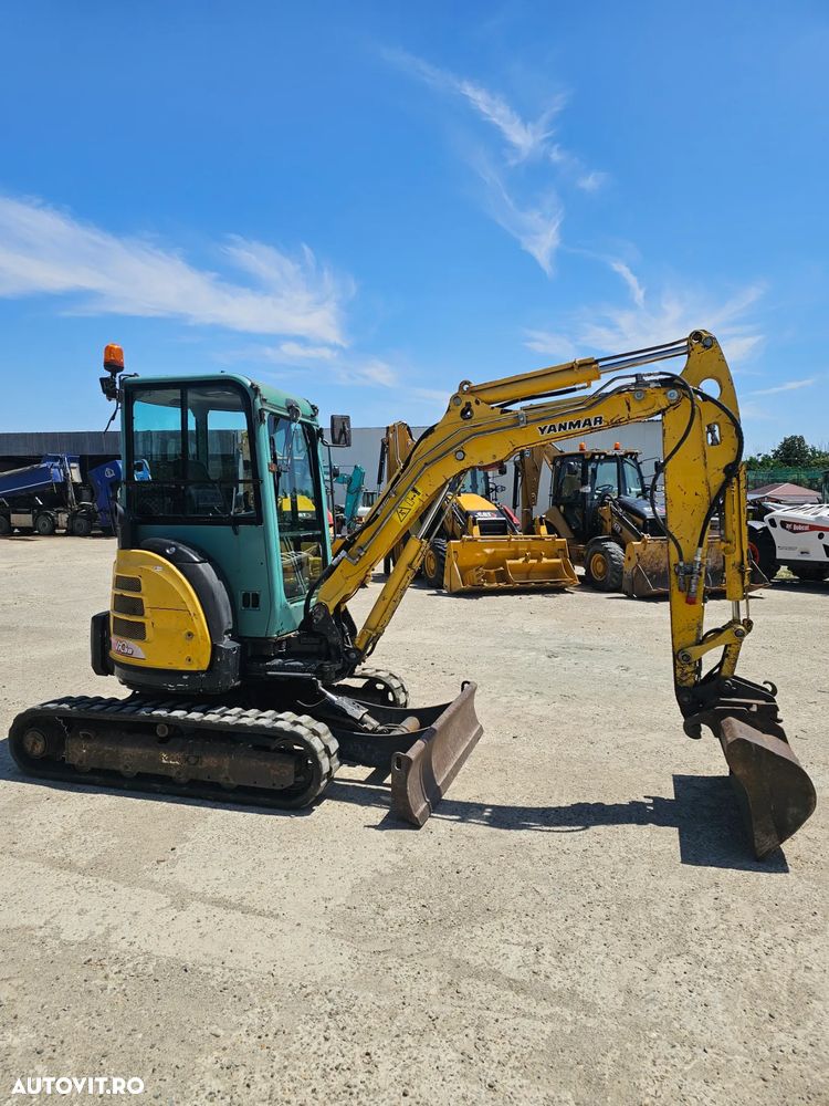 Yanmar VIO38 miniexcavator compact pe senile - 4