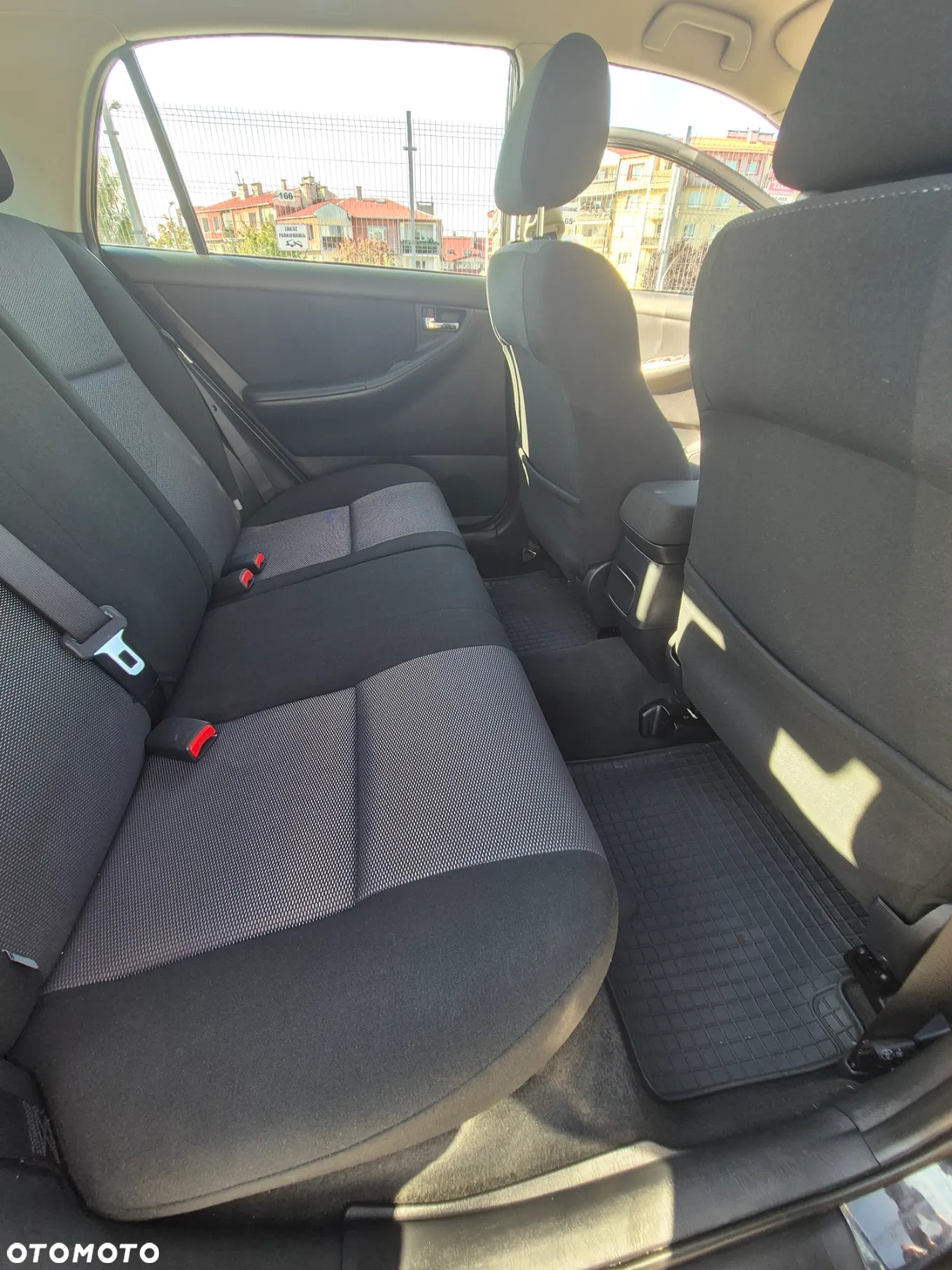 Toyota Corolla 1.6 VVT-i Luna - 6