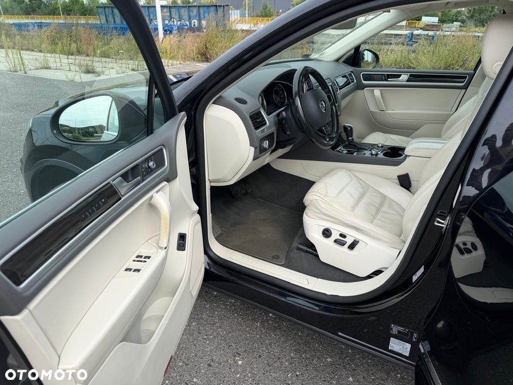 Volkswagen Touareg 3.0 V6 TDI BMT Perfectline R-Style - 12