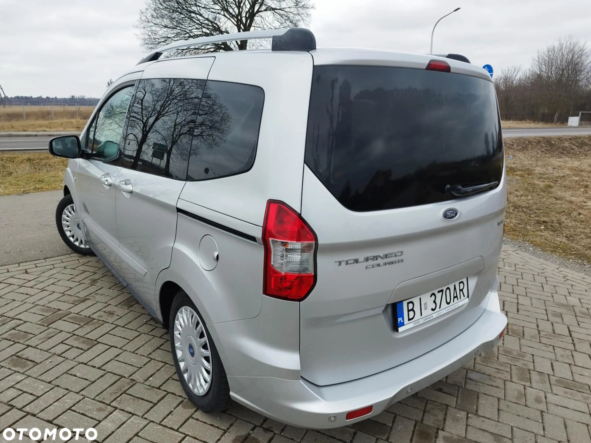 Ford Tourneo Courier 1.0 EcoBoost Titanium - 4