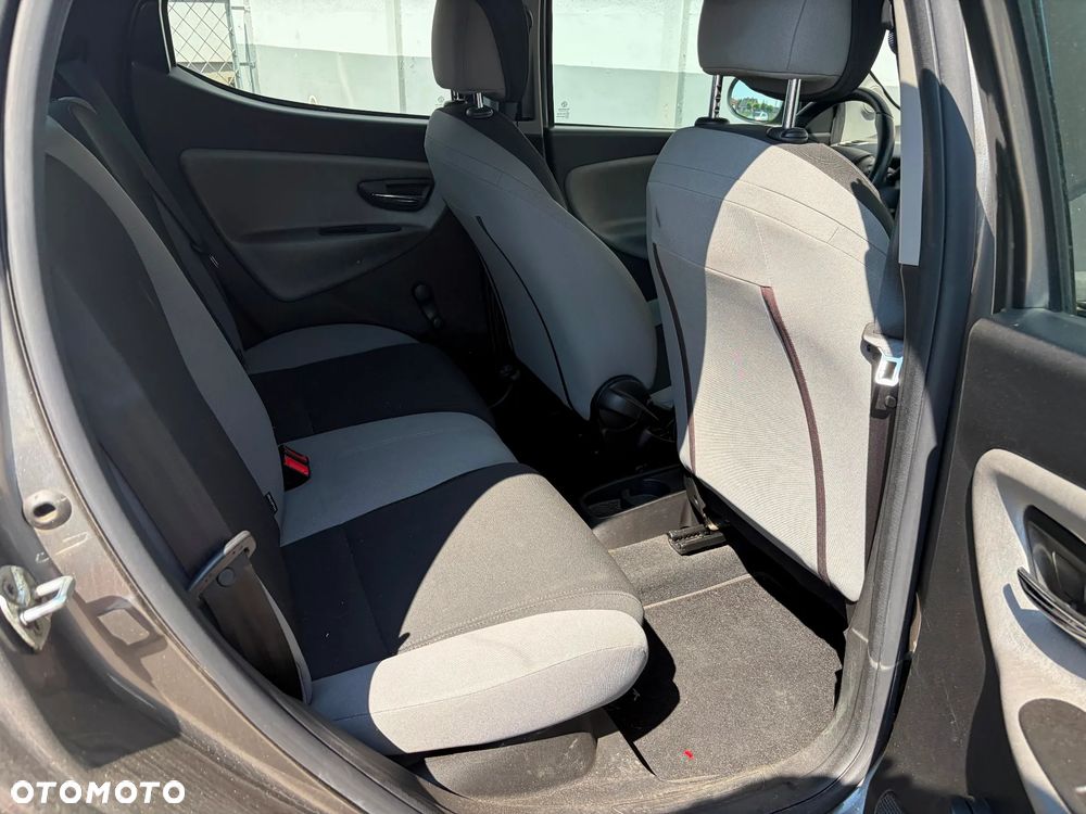Lancia Ypsilon 1.2 8V Gold - 12