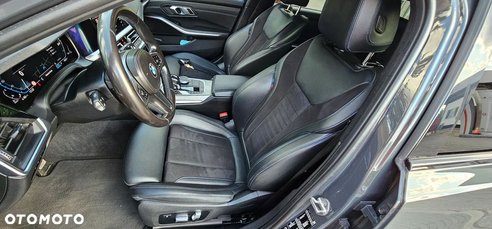 BMW Seria 3 320d xDrive M Sport sport - 23