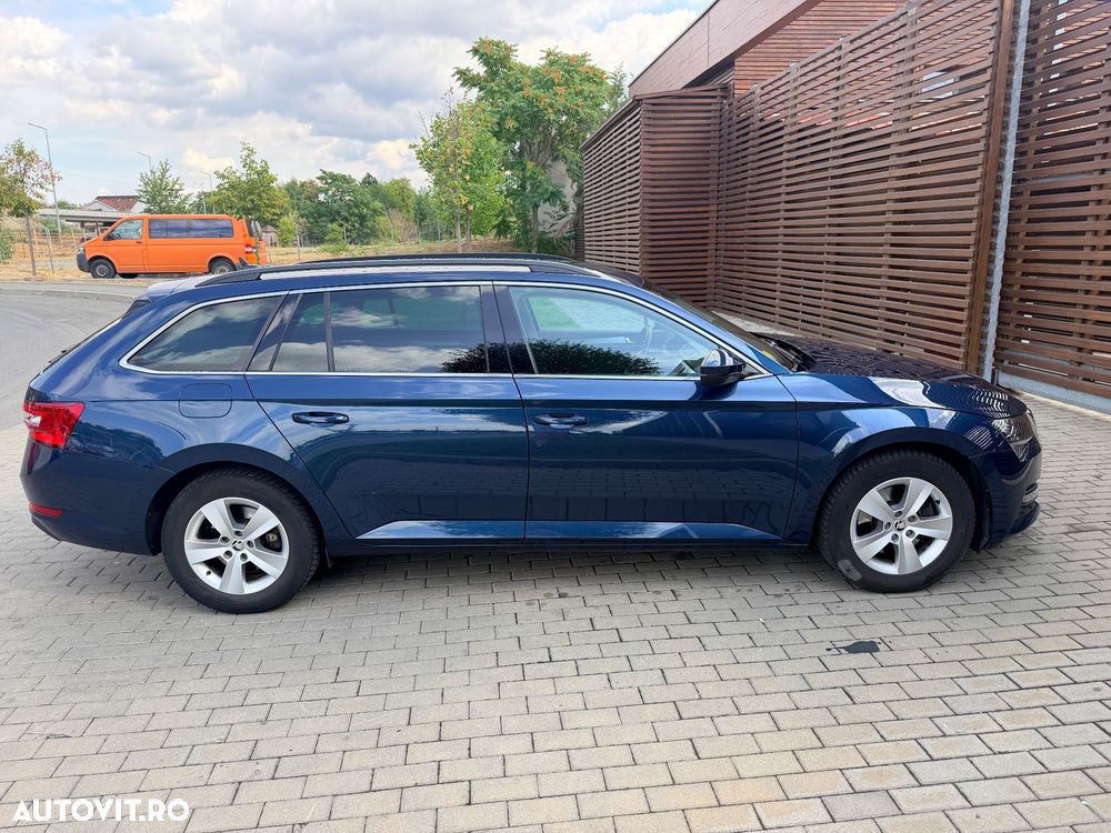Skoda Superb 2.0 TDI DSG Ambition - 11