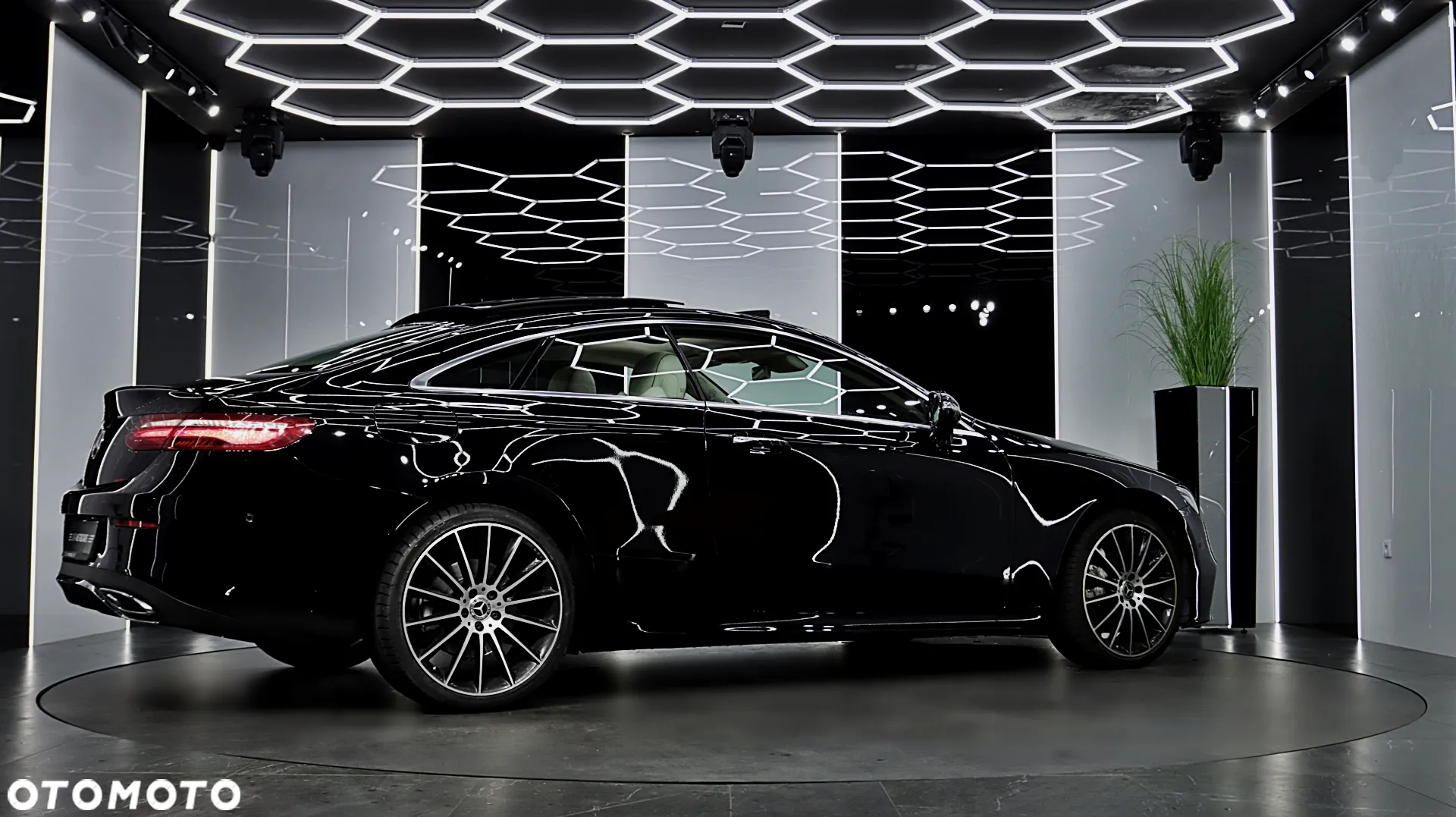 Mercedes-Benz Klasa E 400 d Coupe 4-Matic 9G-TRONIC - 11