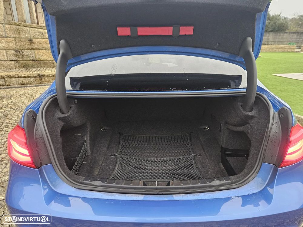 BMW 320 d M Sport - 9