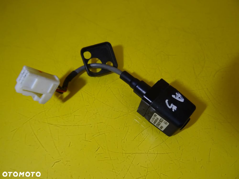 KAMERA COFANIA TYŁ MAZDA 5 C236-67RC0 / K6021 - 7