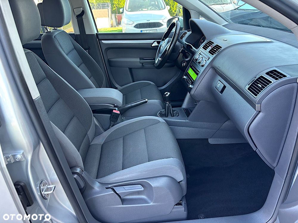 Volkswagen Touran 1.6 TDI DPF Highline - 26