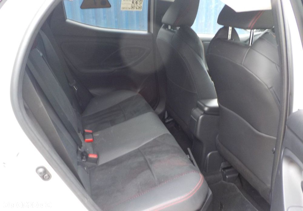 Toyota Yaris - 16