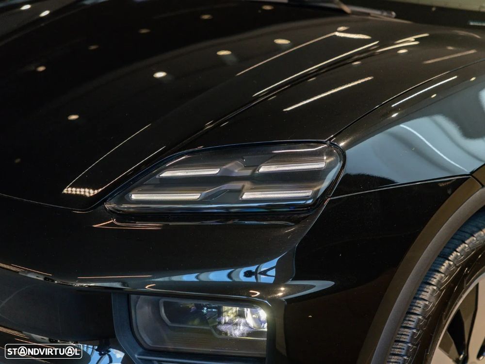 Porsche Macan Electric - 12