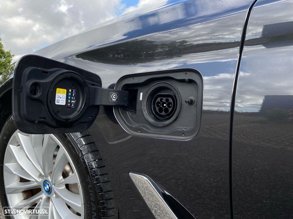 BMW 530 e Line Luxury - 3