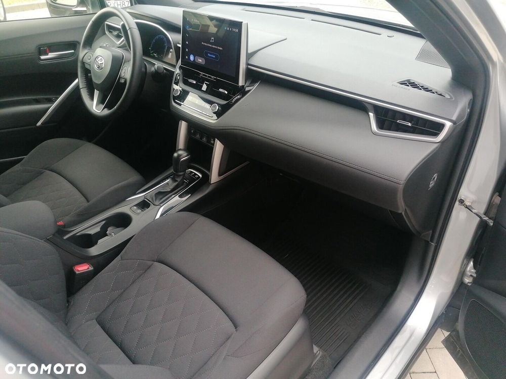 Toyota Corolla Cross - 9