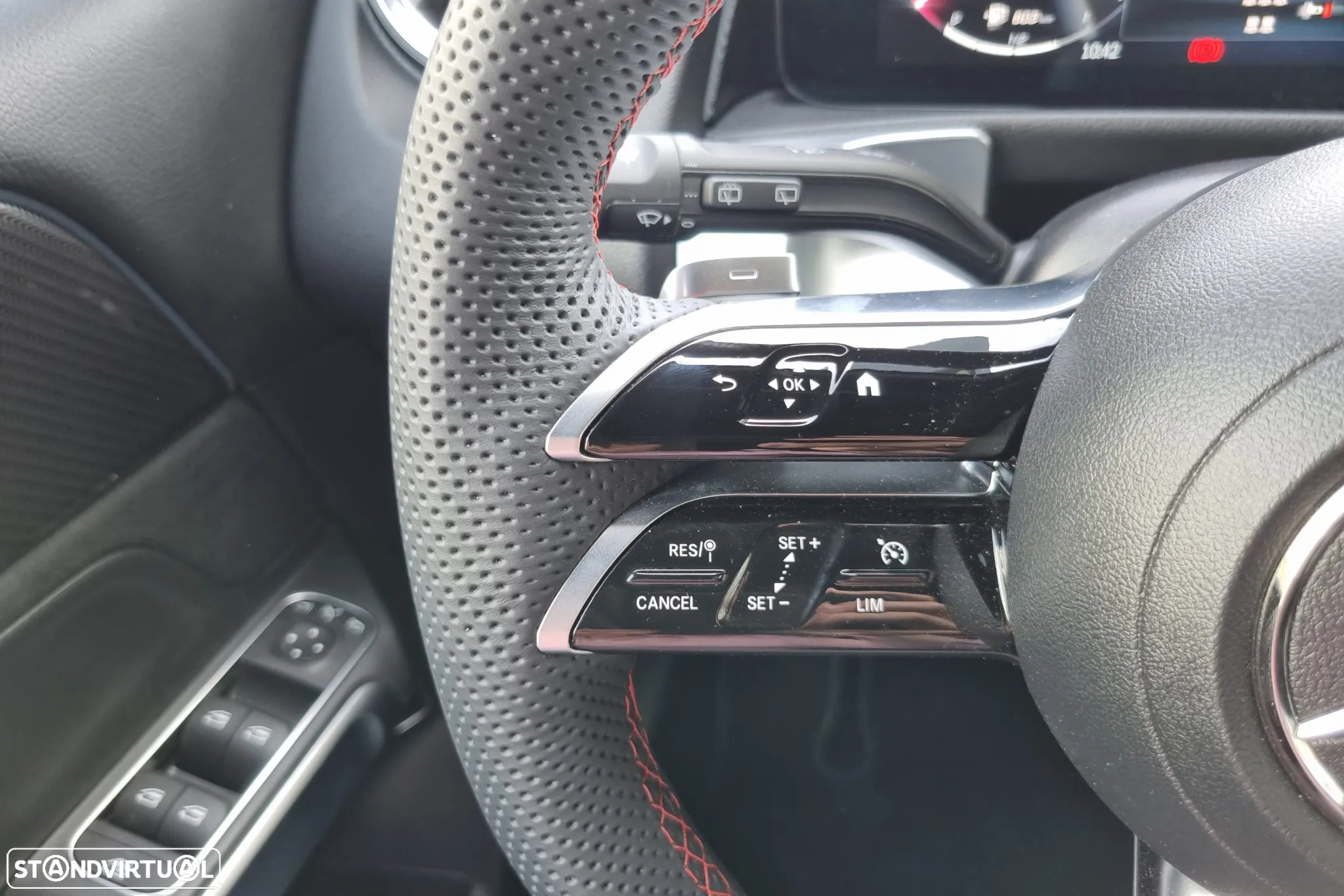 Mercedes-Benz GLB 180 d AMG Line - 13