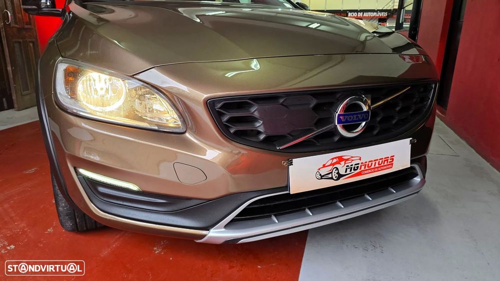 Volvo V60 Cross Country 2.0 D3 Momentum - 3