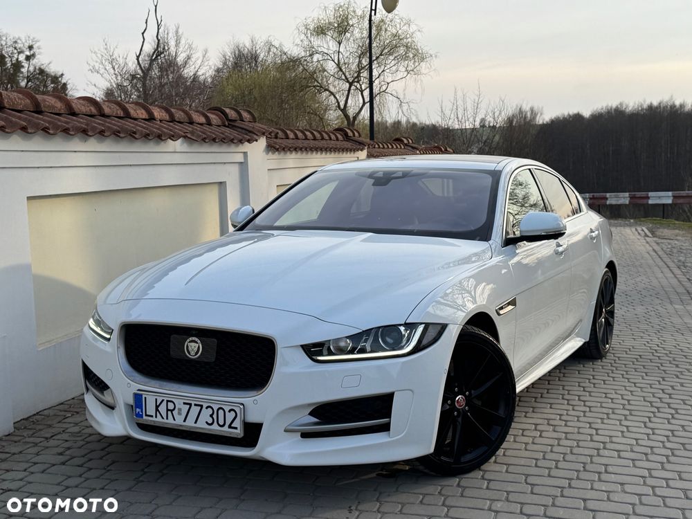 Jaguar XE - 1
