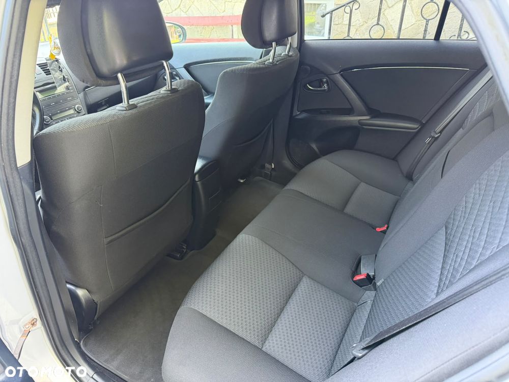 Toyota Avensis 2.2 D-4D Sol Plus 180 Premium - 7