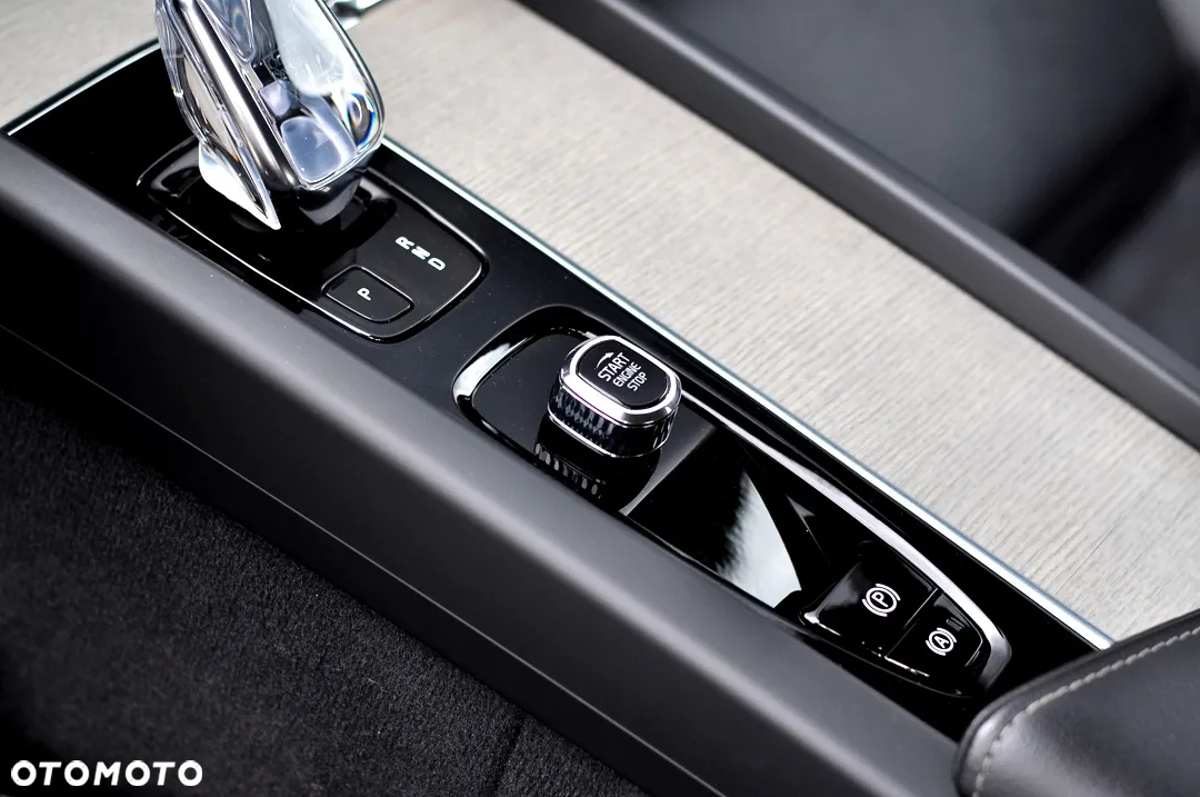 Volvo XC 60 B4 D AWD Inscription - 23