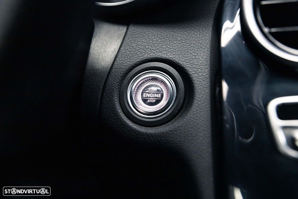 Mercedes-Benz C 300 e AMG Line - 42