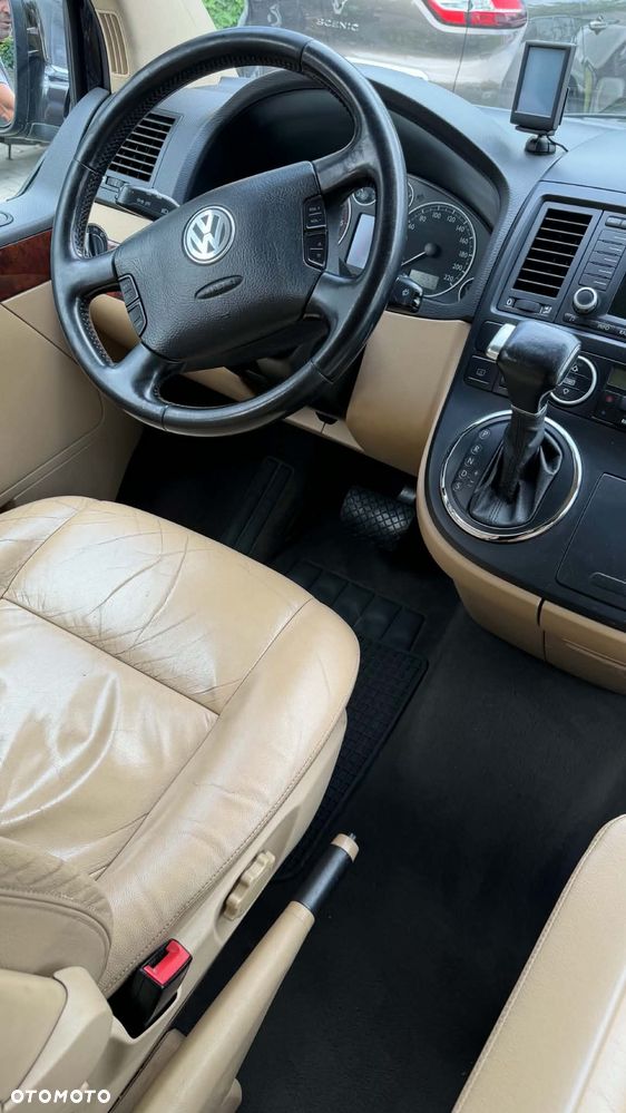 Volkswagen Multivan - 6