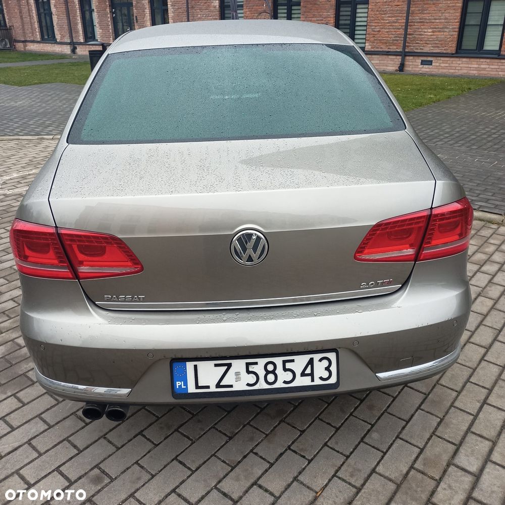Volkswagen Passat - 10