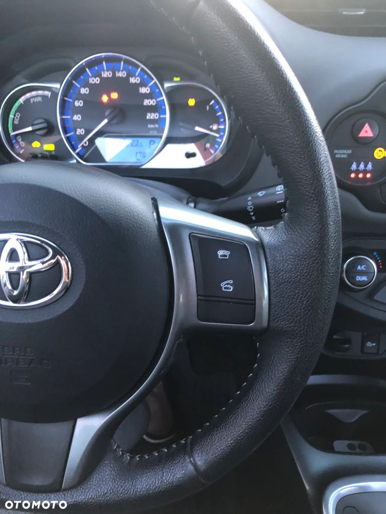 Toyota Yaris Hybrid 100 Selection Passion - 21