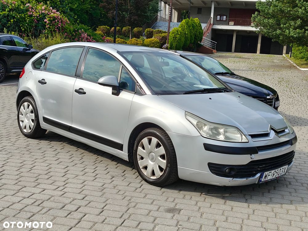 Citroën C4 1.4 16V Advance - 12