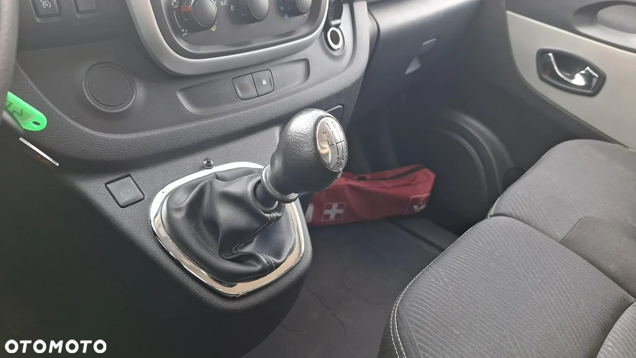 Renault Trafic - 16