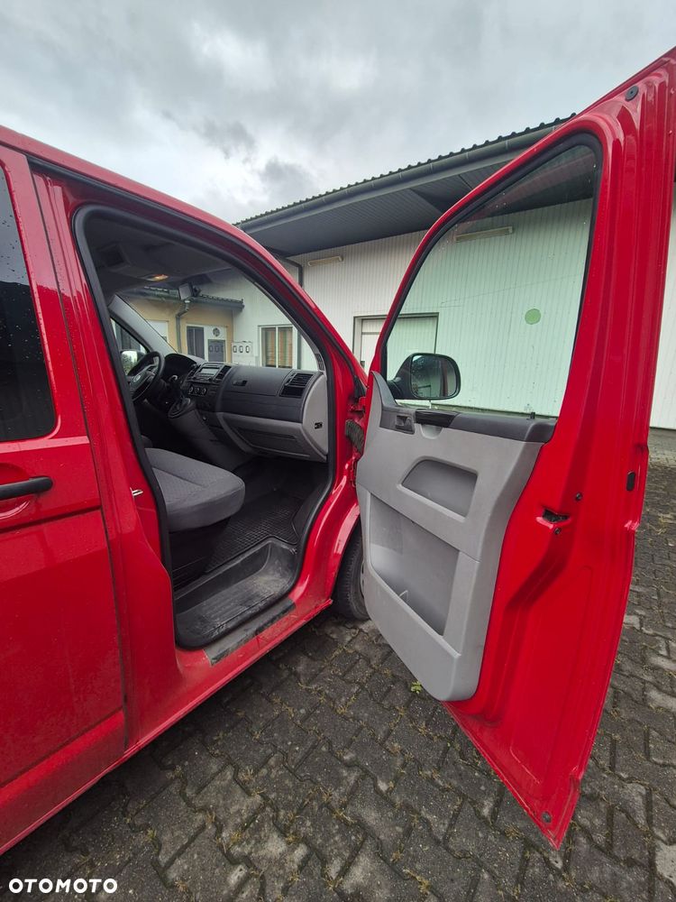 Volkswagen Caravelle - 14