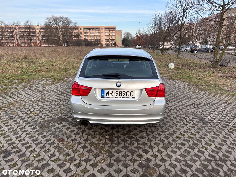 BMW Seria 3 318i - 6