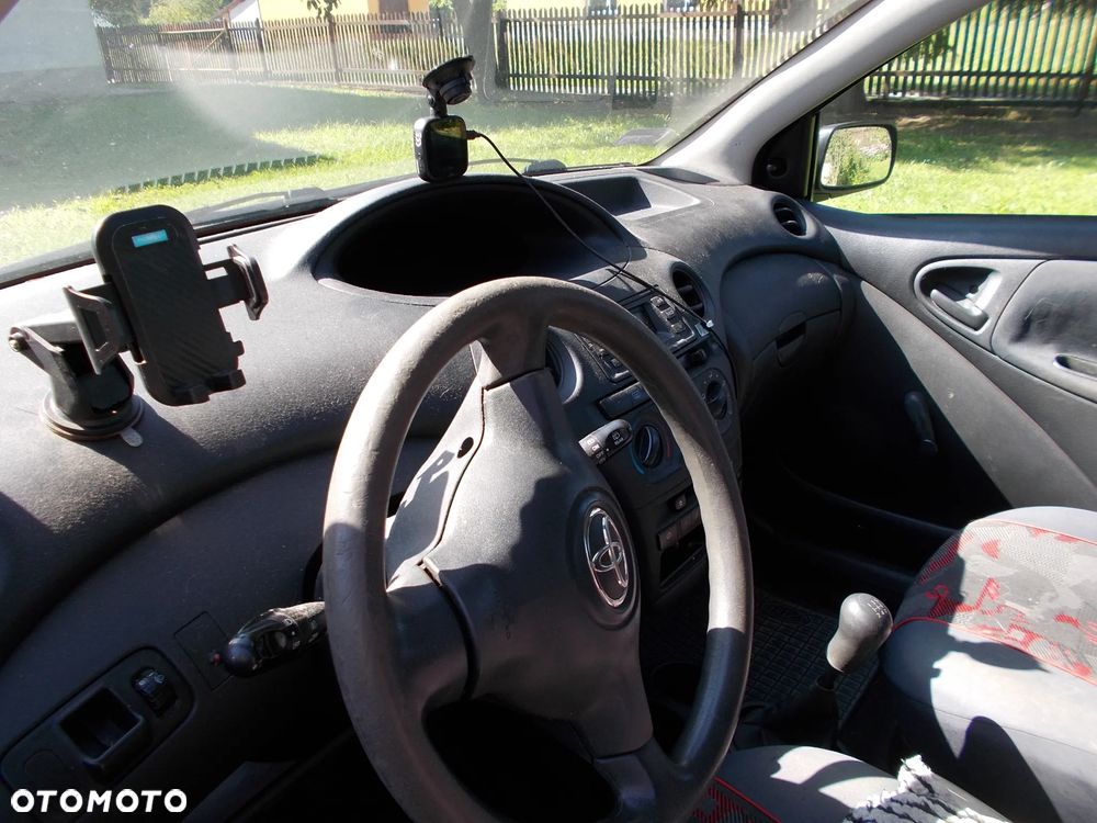 Toyota Yaris 1.0 Base - 30