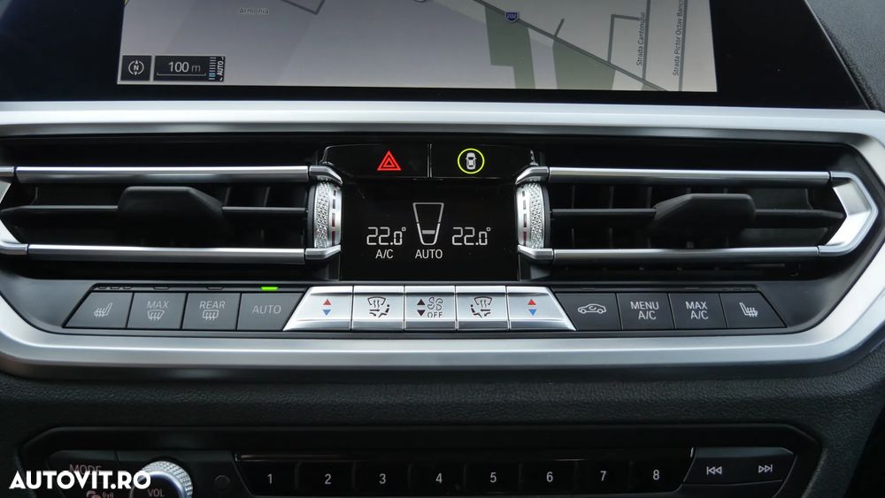 BMW Seria 3 330e Aut. Sport Line - 24