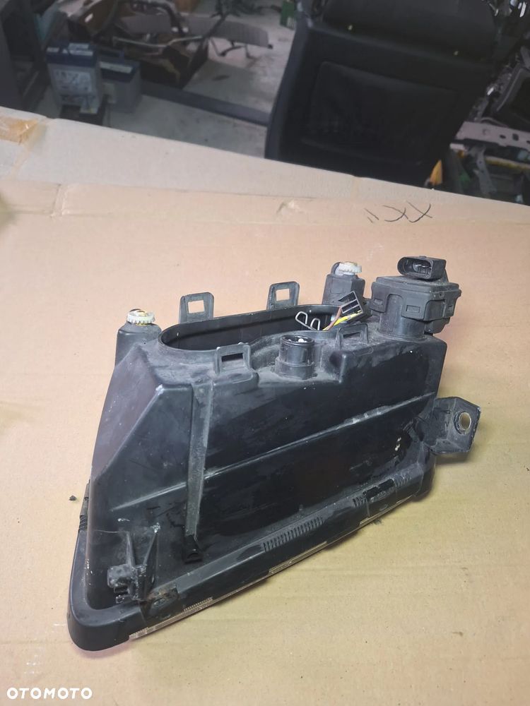AUDI A3 8L lampa prawy przód  EU - 2