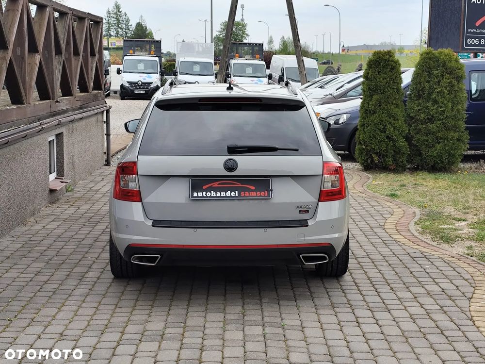 Skoda Octavia 2.0 TDI DSG RS - 8