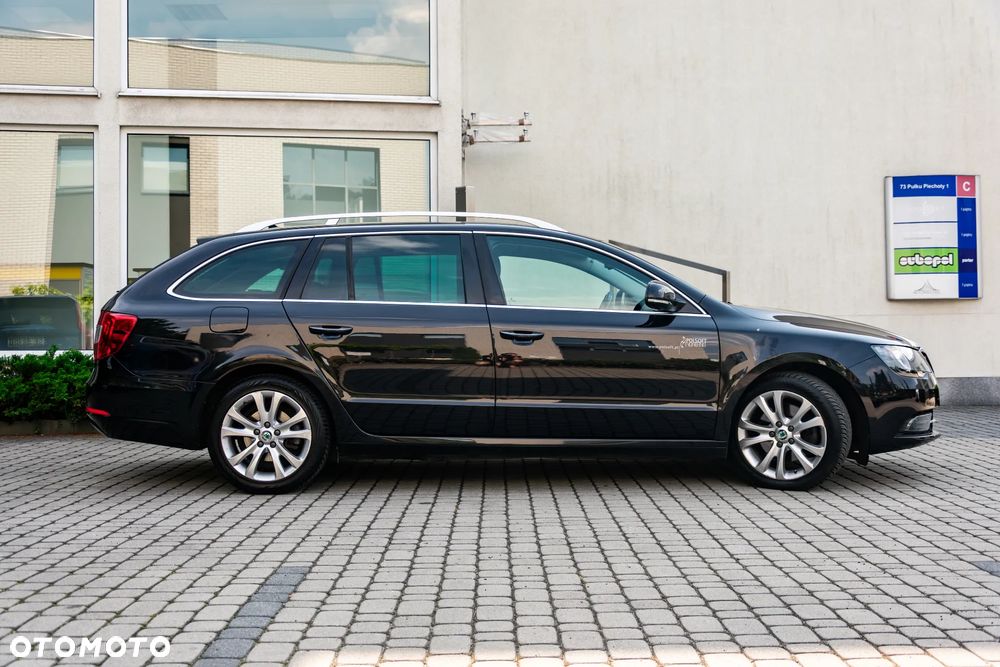 Skoda Superb 2.0 TDI Ambition DSG - 2