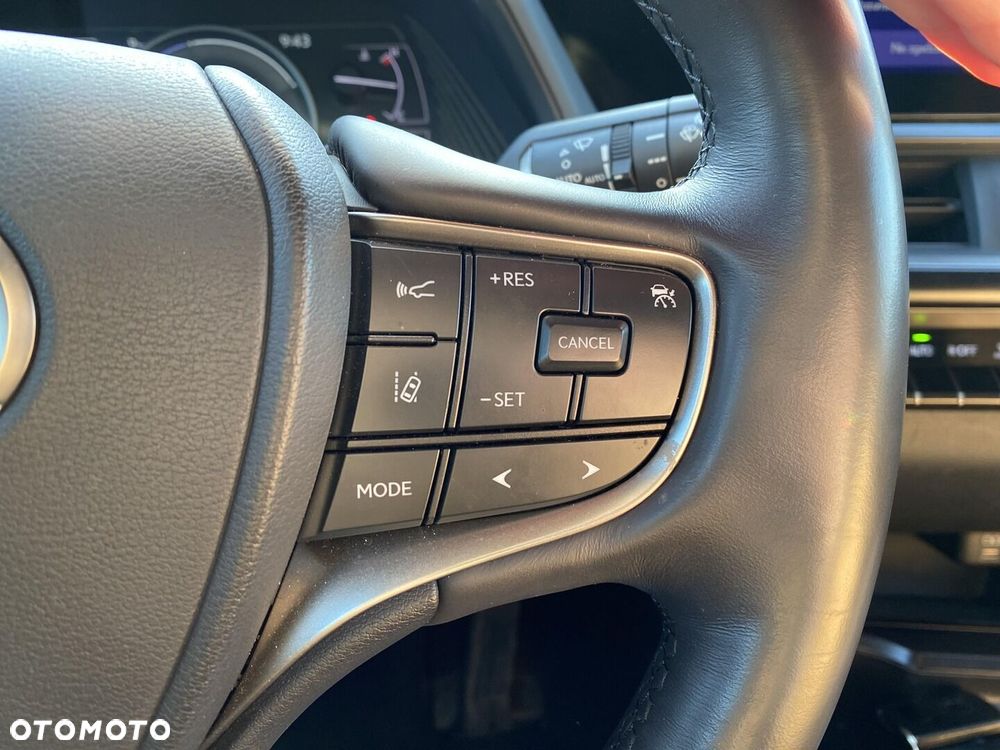 Lexus UX 250h GPF F Sport Design 2WD - 23