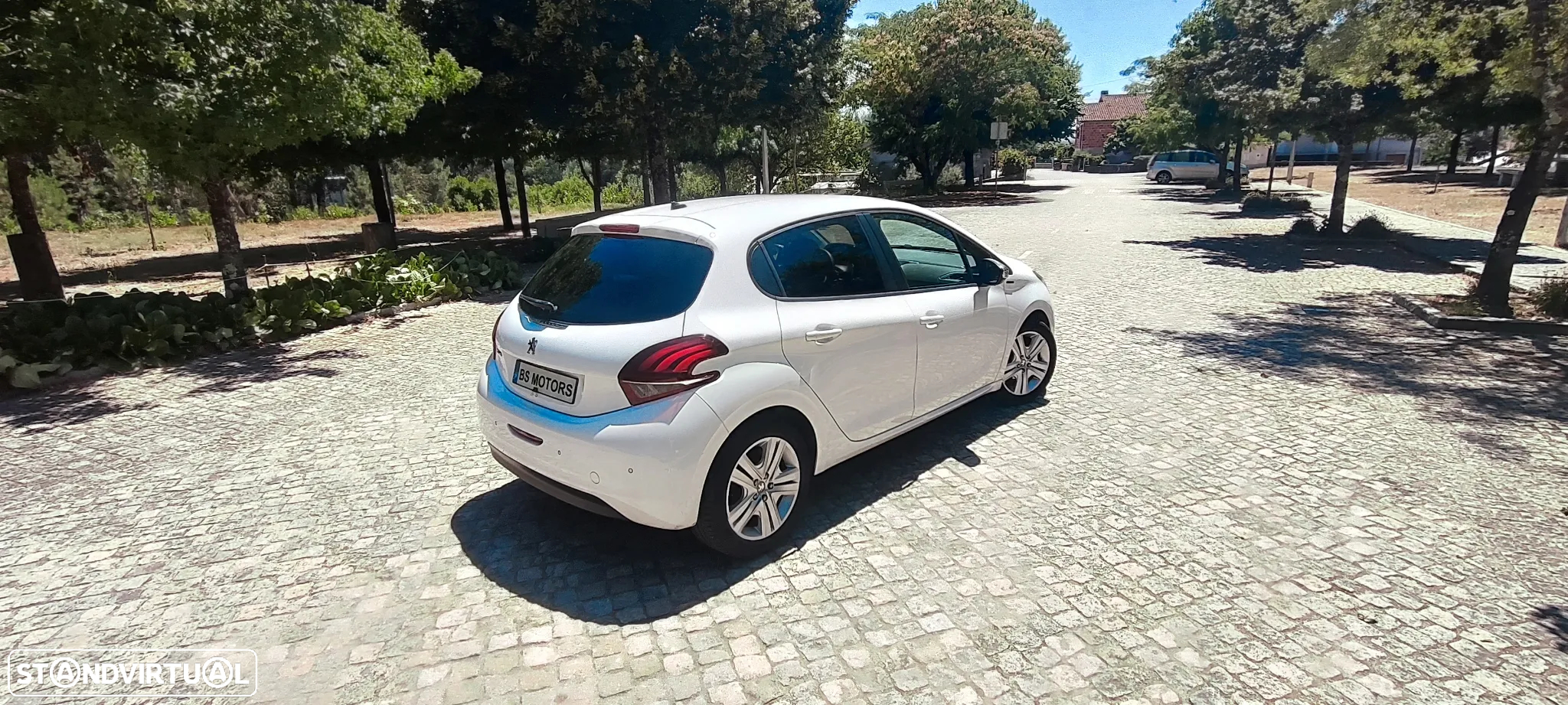 Peugeot 208 1.2 PureTech Signature - 15