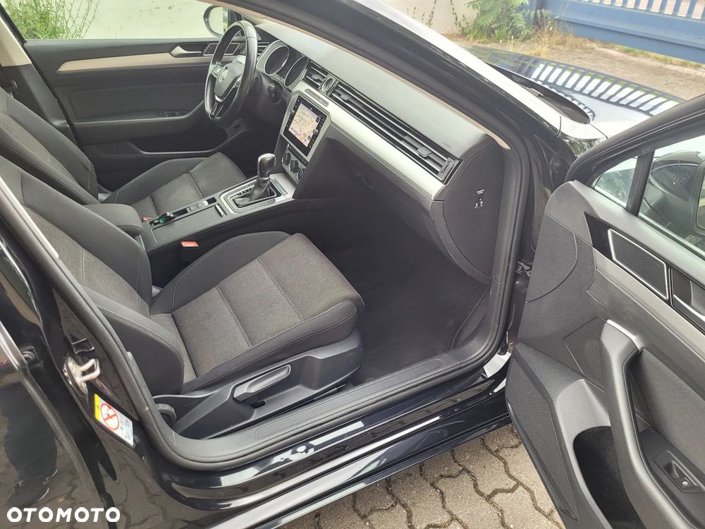 Volkswagen Passat 2.0 TDI SCR DSG Comfortline - 8