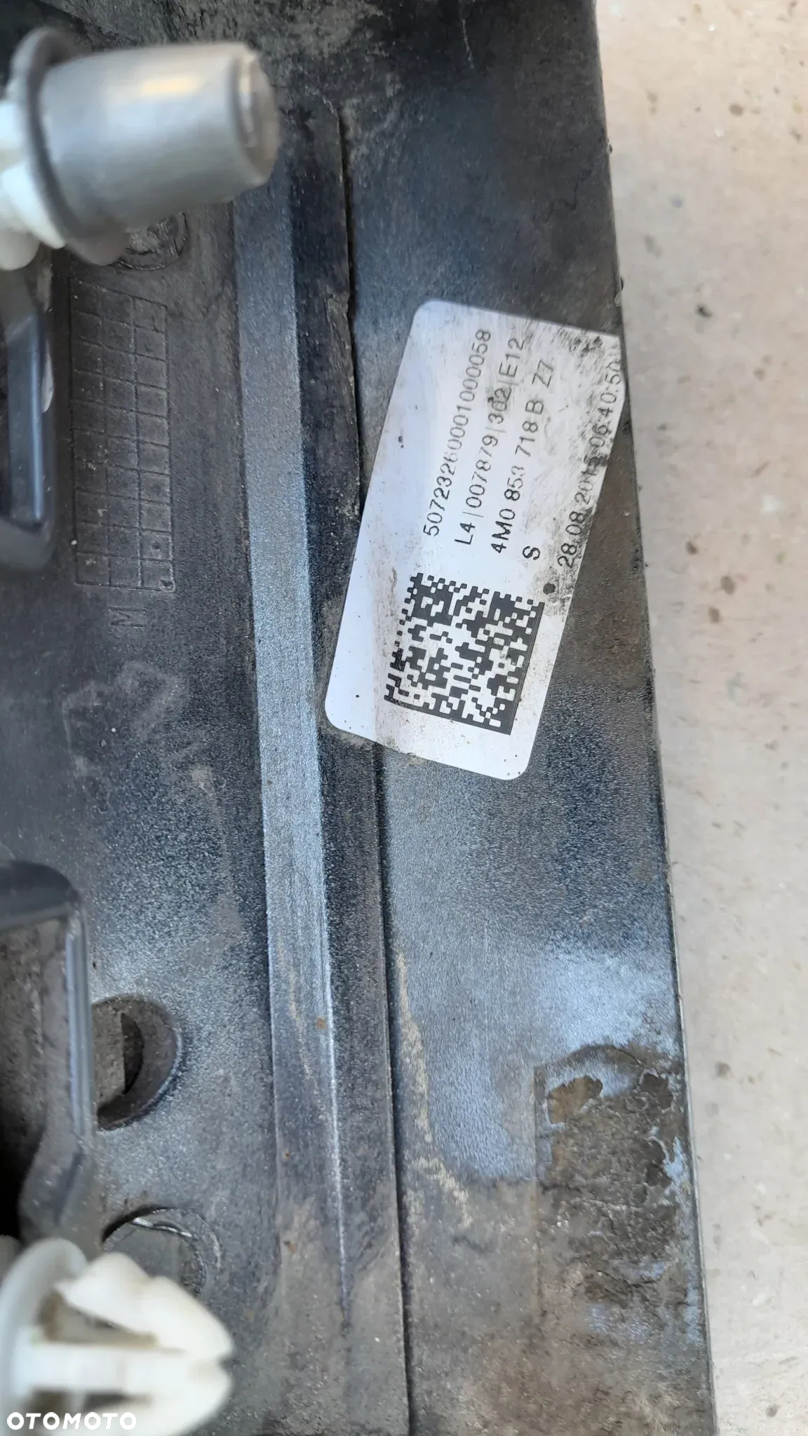AUDI Q7 LISTWA BŁOTNIKA PRAWA PRZEDNIA 4M0853718B - 9